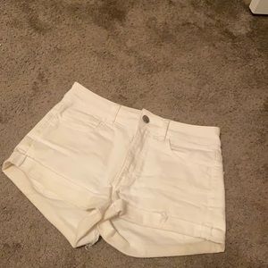American Eagle White shorts
